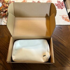 AWAY Travel The Large Toiletry Bag